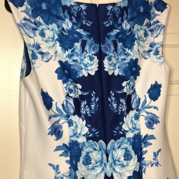 Dress - Picture 3 of 4